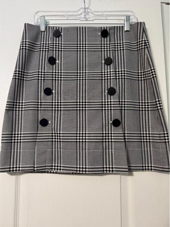 Dresses & Skirts - Loft Outlet Black & White Plaid Mini Skirt Size 8
